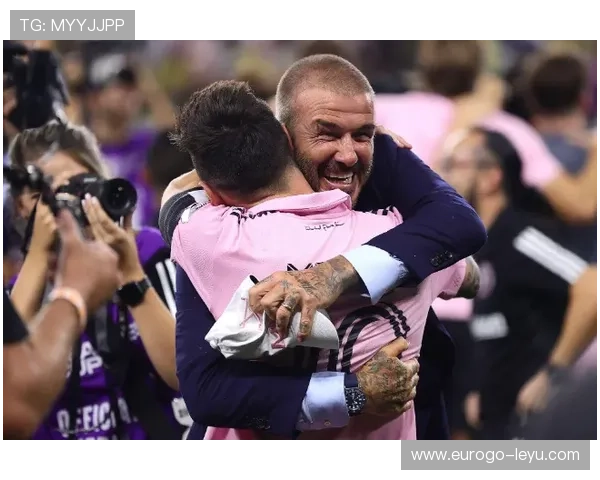 梅西加盟迈阿密国际!贝克汉姆签约现场曝光,足坛传奇联手震撼北美 梅西加盟迈阿密国际!贝克汉姆签约现场曝光,足坛传奇联手震撼北美